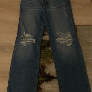 Blue knee ripped jeans